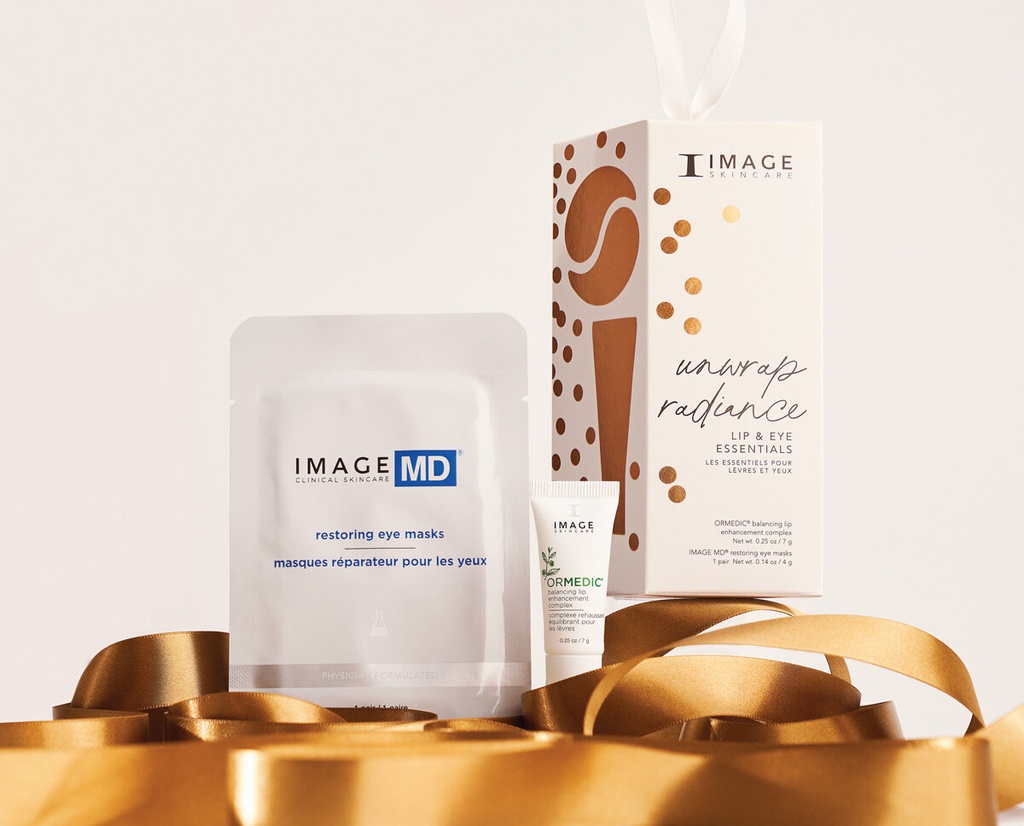IS COFFRET UNWRAP RADIANCE NOËL 2025